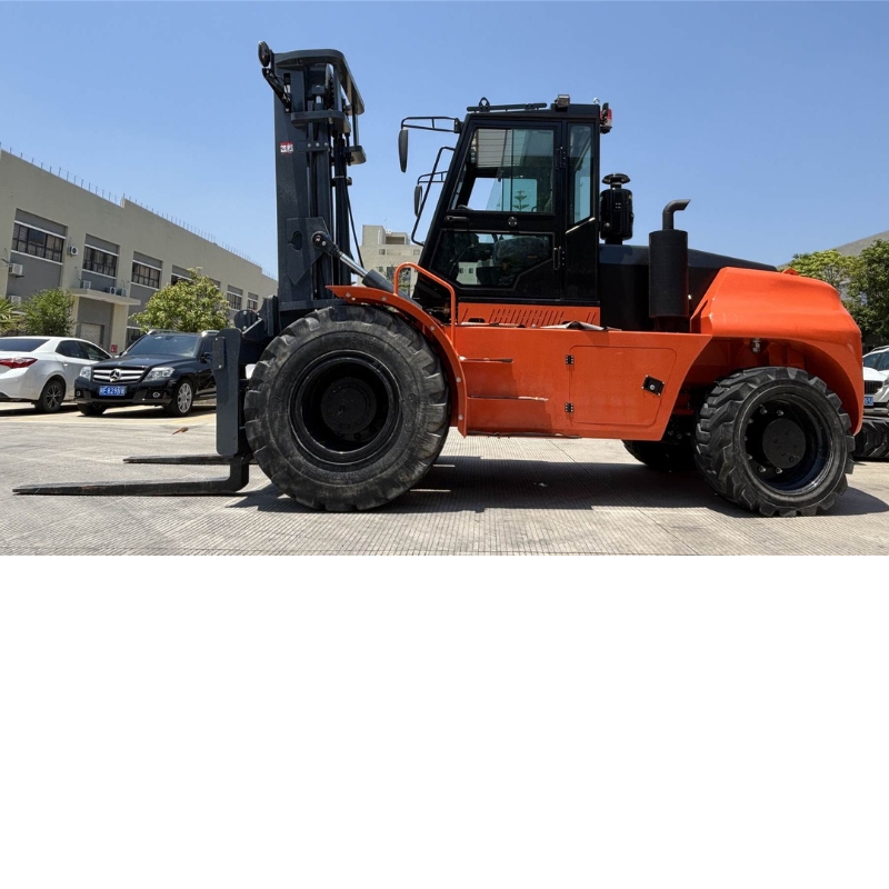 رافعة شوكية للأراضي الوعرة SOCMA 8 أطنان